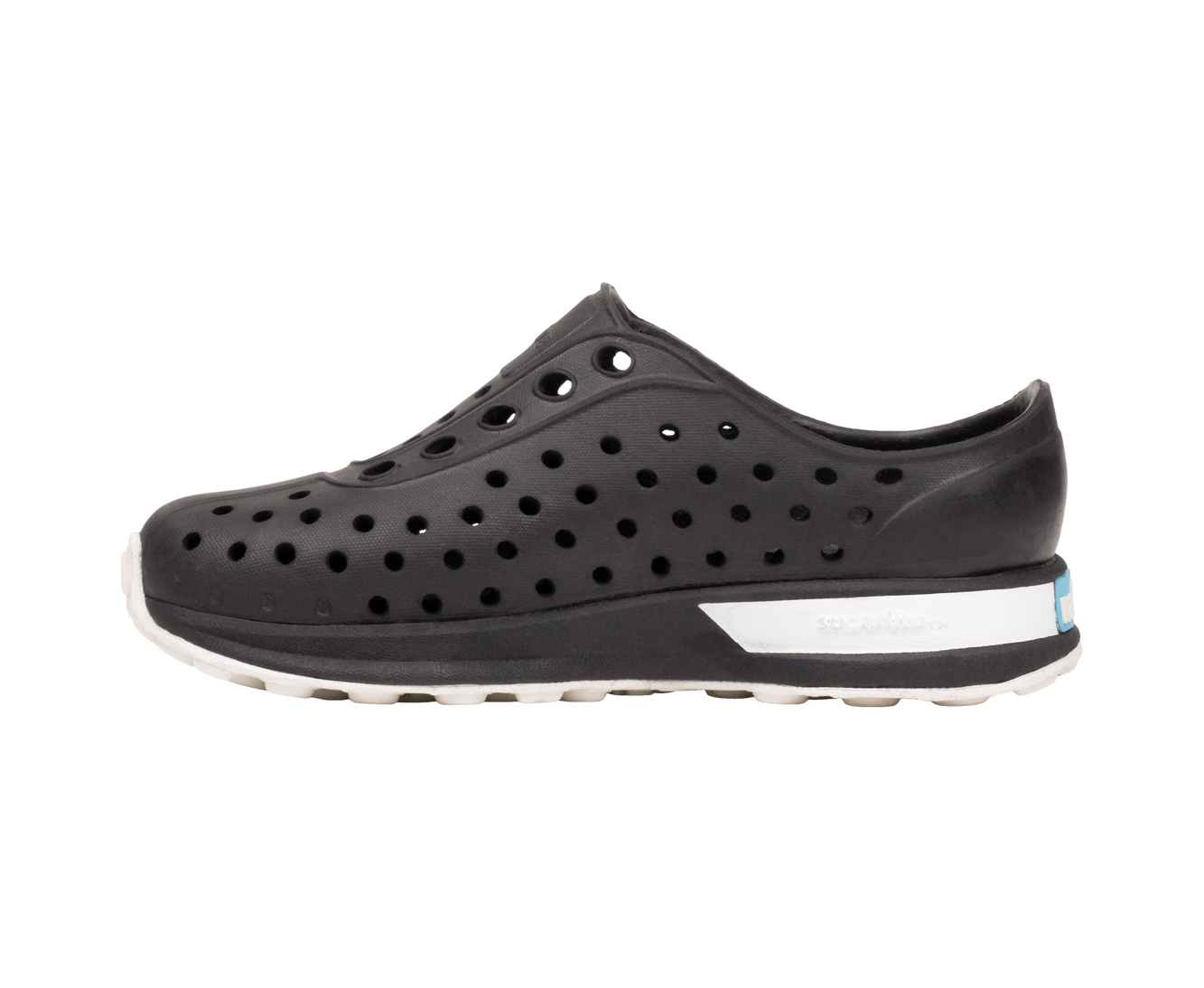 Angled view of a Native Shoes Kids Robbie Block Kids | Jfyblk/Jfyblk/Shlwht/Shlspckrb Footwear in Jfyblk/Jfyblk/Shlwht/Shlspckrb