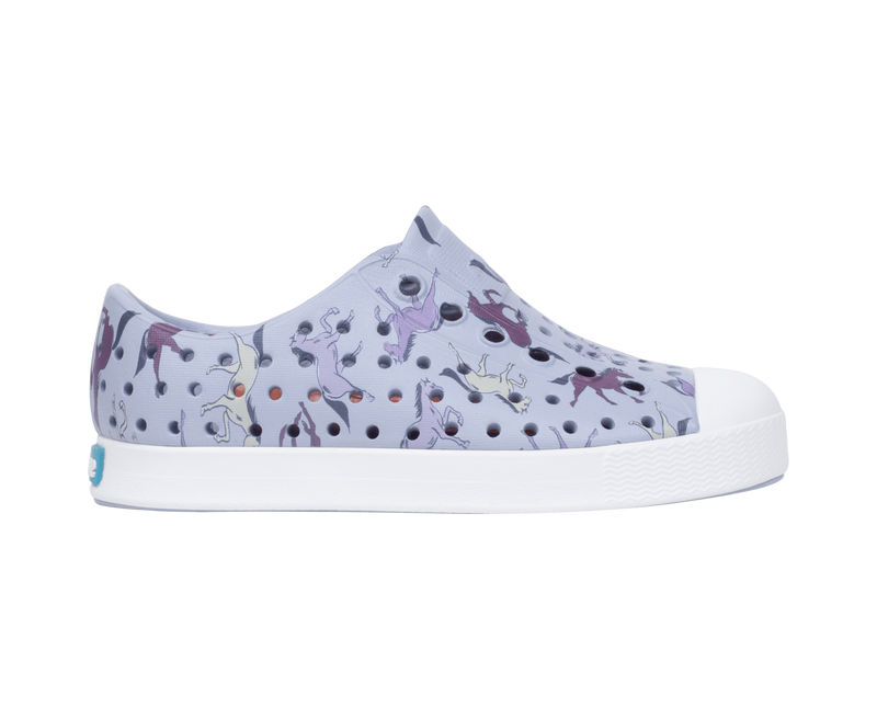 Side view of a Native Shoes Kids Jefferson Print Kids Footwear in Skwybl/Shlwht/Twrlhorses