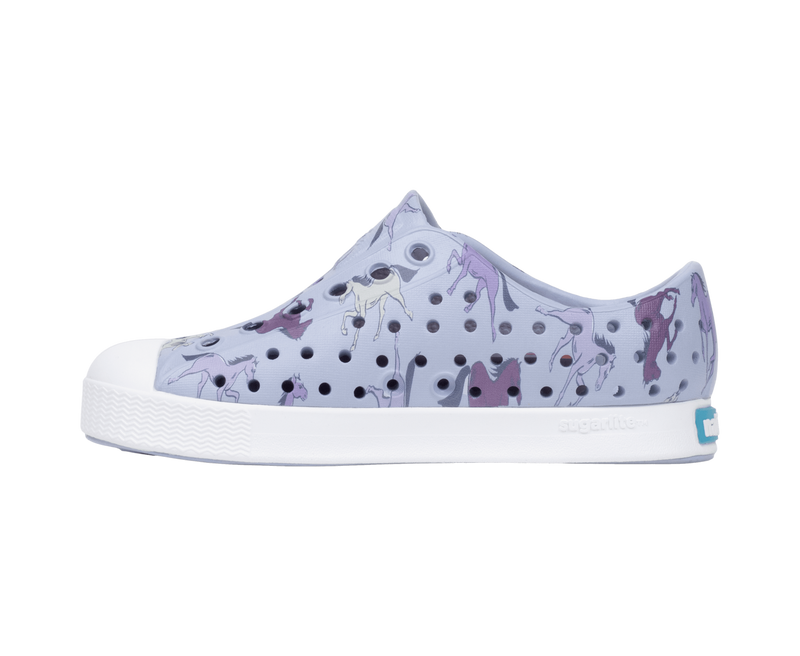Angled view of a Native Shoes Kids Jefferson Print Kids | Skwybl/Shlwht/Twrlhorses Footwear in Skwybl/Shlwht/Twrlhorses