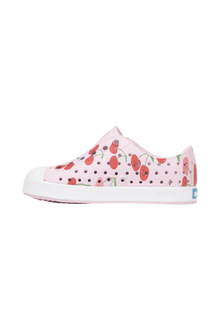 Angled view of a Native Shoes Kids Jefferson Print Kids | Brlypnk/Shlwht/Cherries Footwear in Brlypnk/Shlwht/Cherries