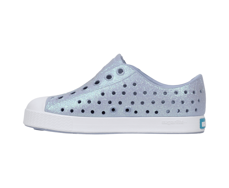 Angled view of a Native Shoes Kids Jefferson Bio-Bling Kids | Skwyblng/Shlwht Footwear in Skwyblng/Shlwht