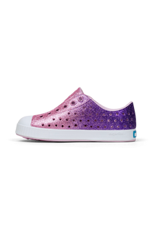 Angled view of a Native Shoes Kids Jefferson Bio-Bling Kids | Paraglamblng/Shlwht Footwear in Paraglamblng/Shlwht