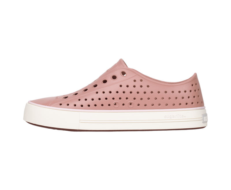 Angled view of a Native Shoes Jefferson Arc Wanderfoam | Caypnk/Whsprwht Footwear in Caypnk/Whsprwht