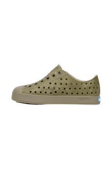 Angled view of a Native Shoes Kids Jefferson Stonewash Kids | Elmgr/Vetgry/Rkiestnwshed Footwear in Elmgr/Vetgry/Rkiestnwshed