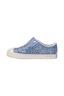 Angled view of a Native Shoes Kids Jefferson Stonewash Kids | Dawn Blue / Dawn Blue / Oasis Brushed Footwear in Dawn Blue / Dawn Blue / Oasis Brushed