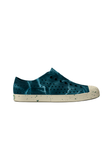 Side view of a Native Shoes Adults Jefferson Wanderfoam Blm Print Footwear in Oasis Blue / Bone White Speckle / Dark Water