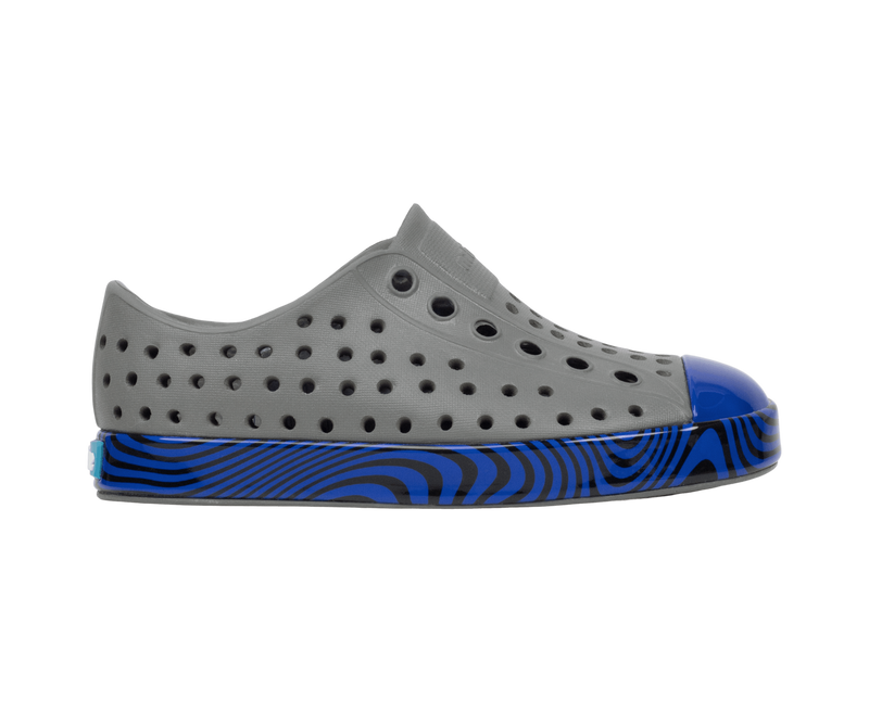 Side view of a Native Shoes Kids Jefferson Wrp Kids Footwear in Satgry/Uvswirl