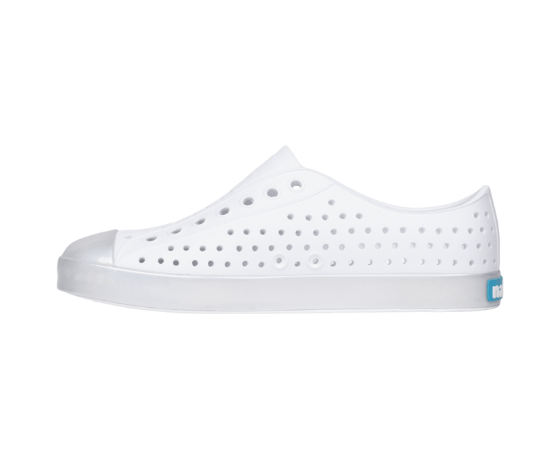 Angled view of a Native Shoes Jefferson Wanderfoam Wrp | Shlwht/Holo Footwear in Shlwht/Holo